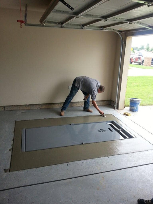 REGULAR SIZE STORM SHELTER | HOLDS 6-8 PEOPLE | GARAGE INSTALLED