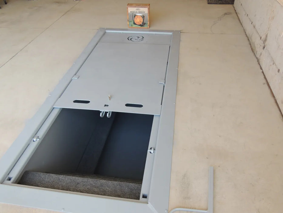 REGULAR SIZE STORM SHELTER | HOLDS 6-8 PEOPLE | GARAGE INSTALLED